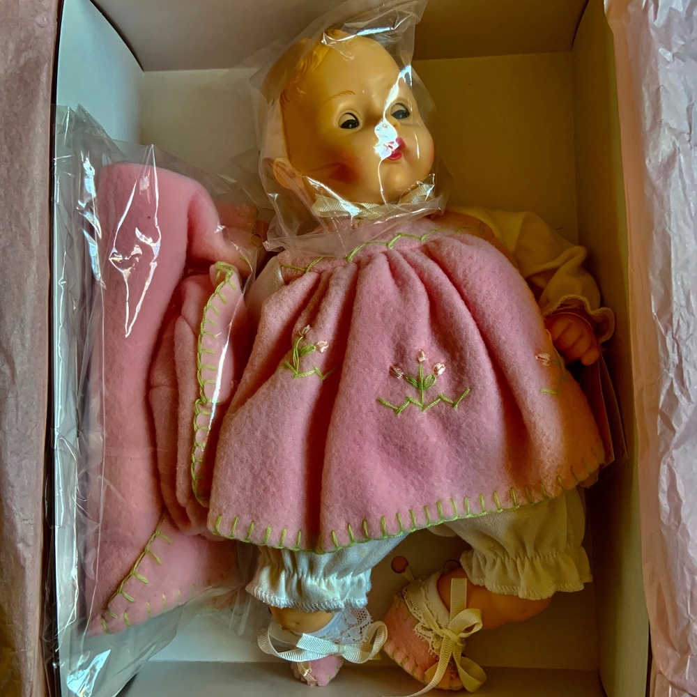 Madame Alexander Snuggled in Pink Huggable Huggums